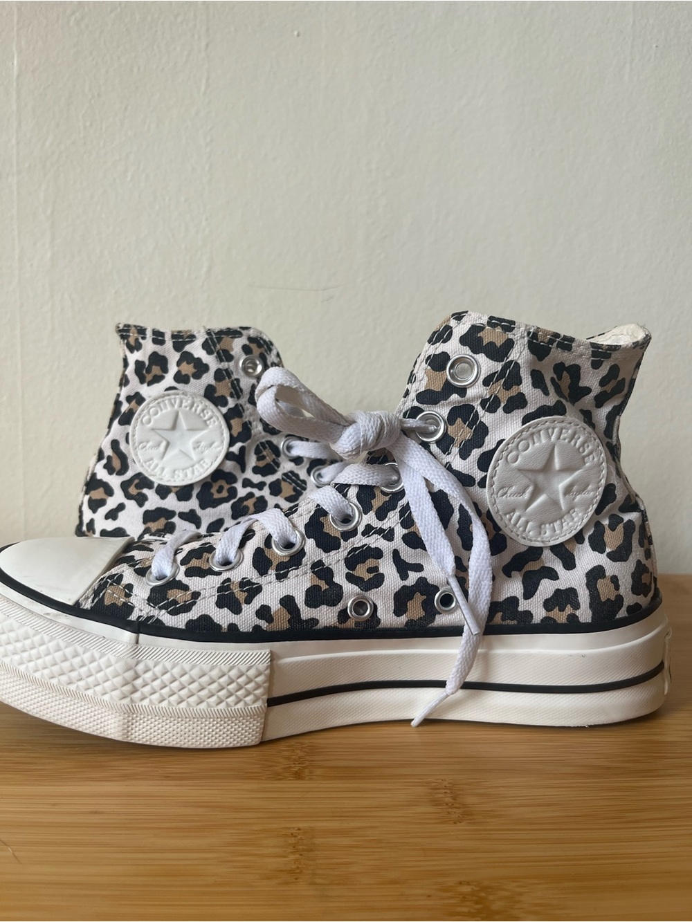 Converse Chuck Taylor Lift Hi trainers in leopard- ASOS Exclusive.